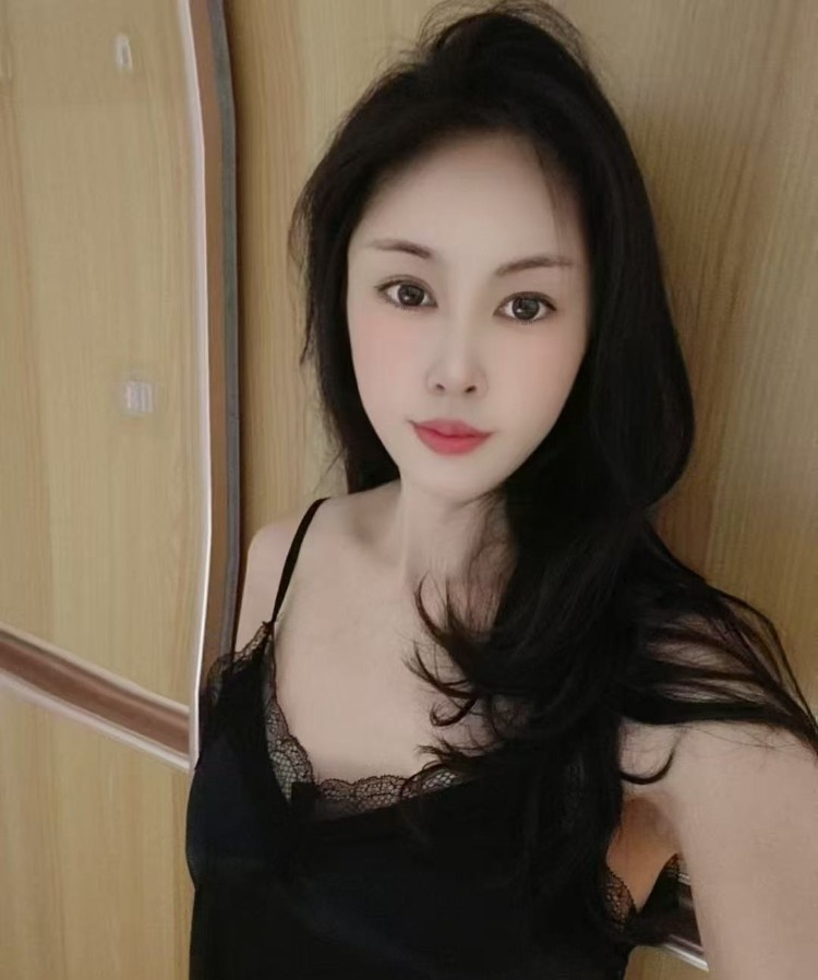 巨乳服务系少妇糖琳