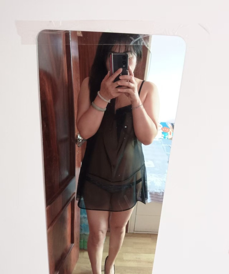 服务系风骚熟女姐姐