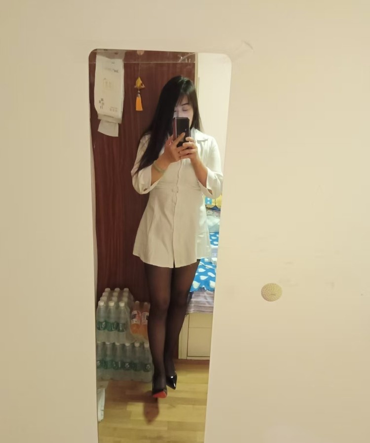服务系风骚熟女姐姐