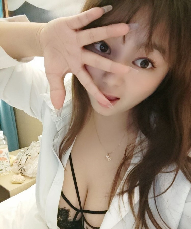 大胸御姐