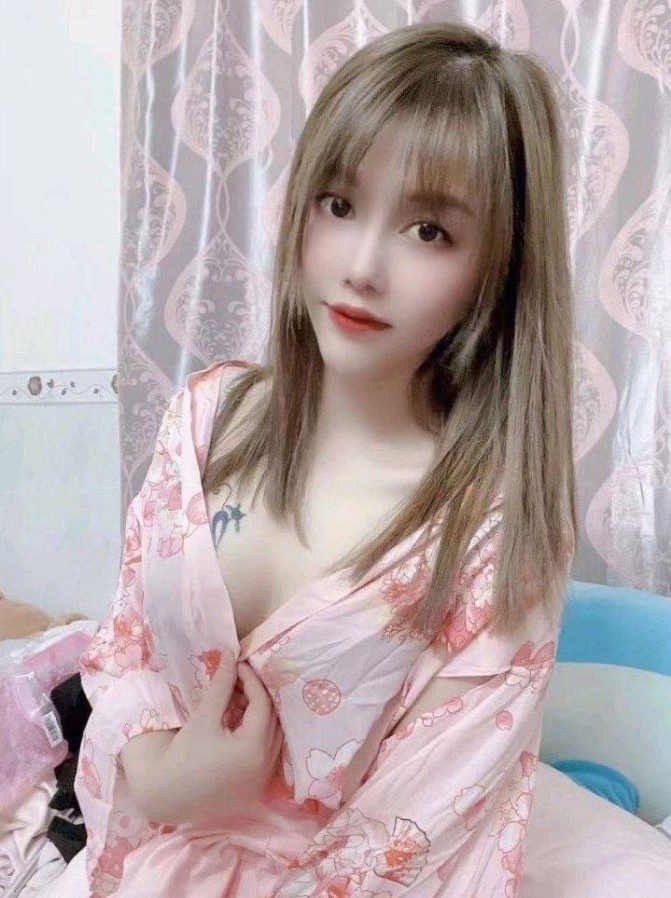 徐汇性感大胸小少妇佳曼