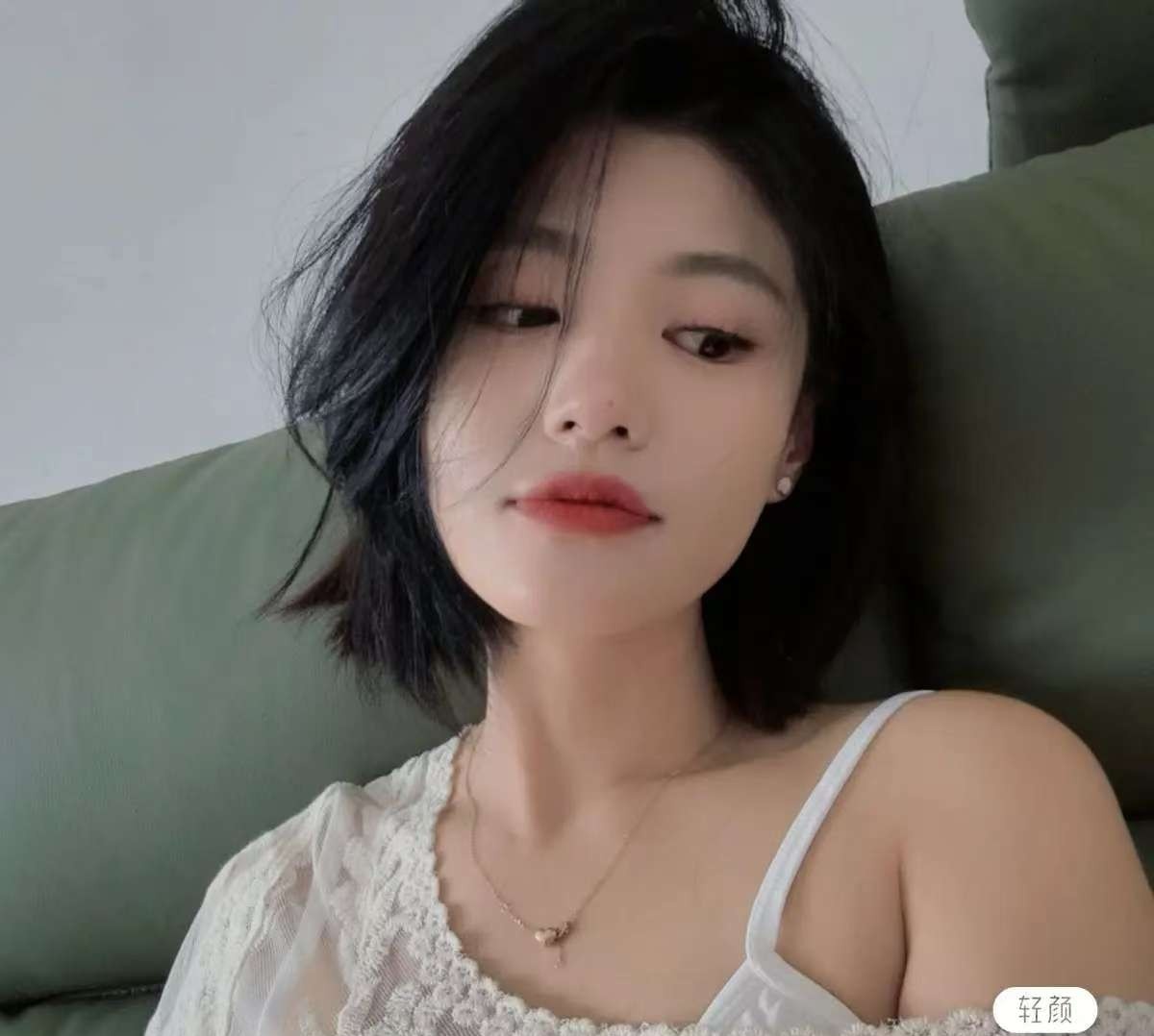 短发长腿少妇