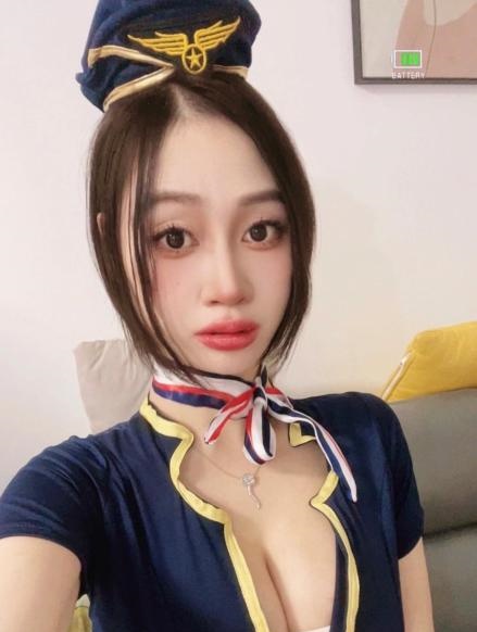 制服诱惑小静儿