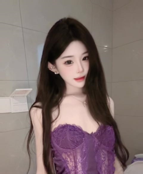 清纯甜美小布丁