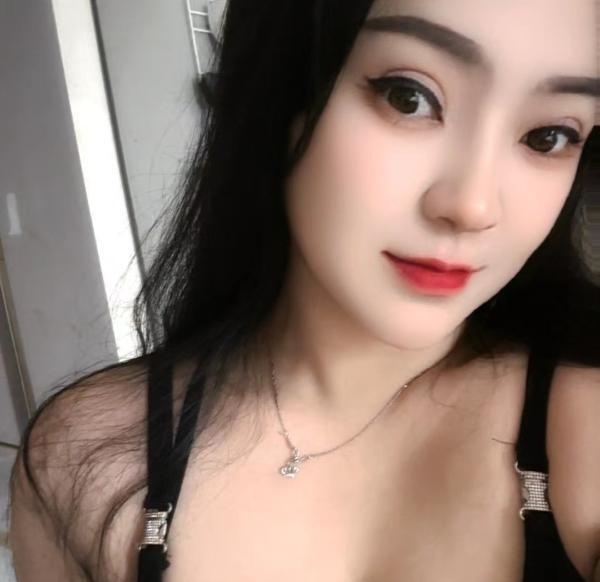 罗湖E乳一线天