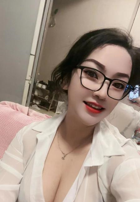 罗湖E乳一线天