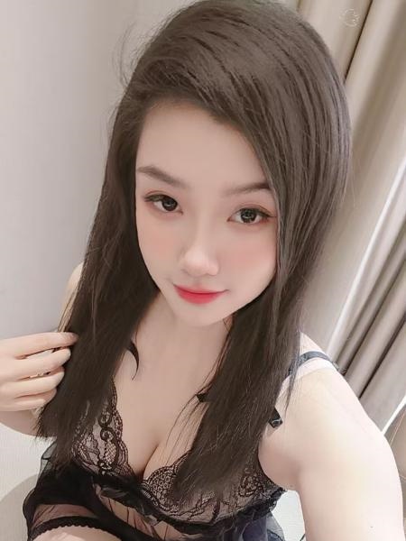 美胸风骚小姐姐
