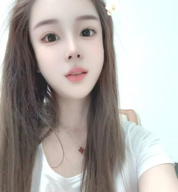 江阴妩媚颜值妹子