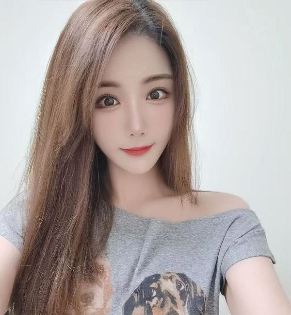 前凸后翘美乳绾绾