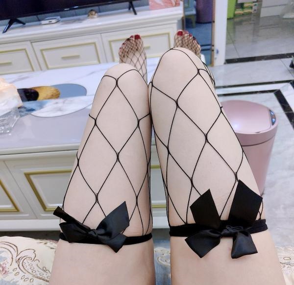 中项长腿小姐姐
