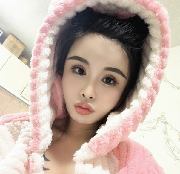 江宁娇小美女
