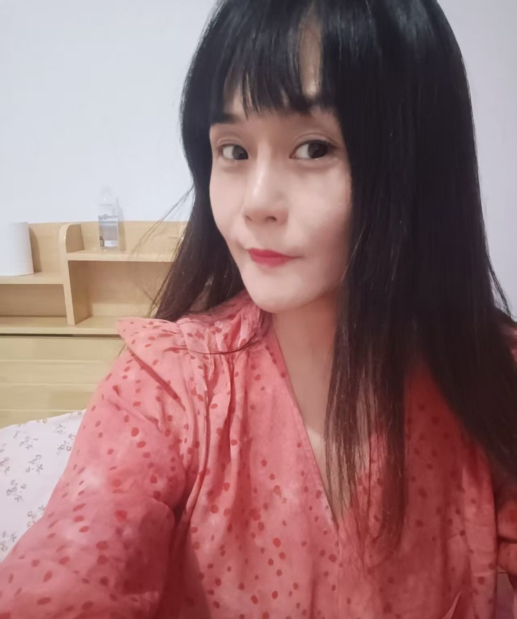 港区大奶健身少妇