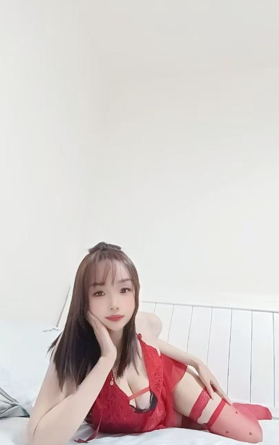 白云江夏小魔女