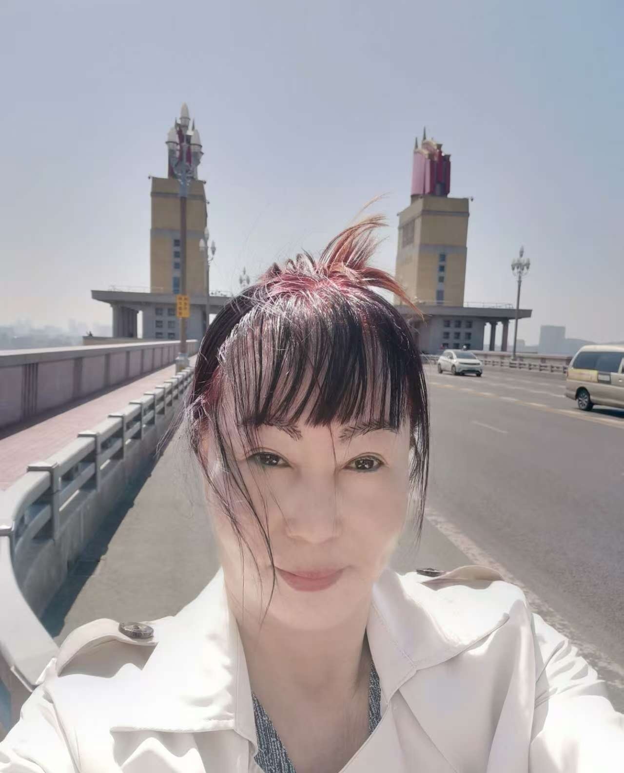阴毛茂盛的熟女