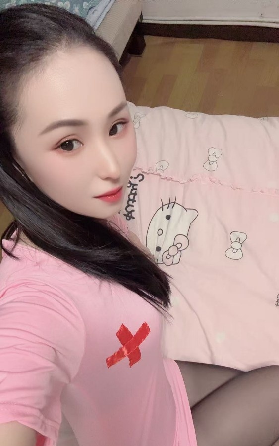 翘臀细腰的小骚货