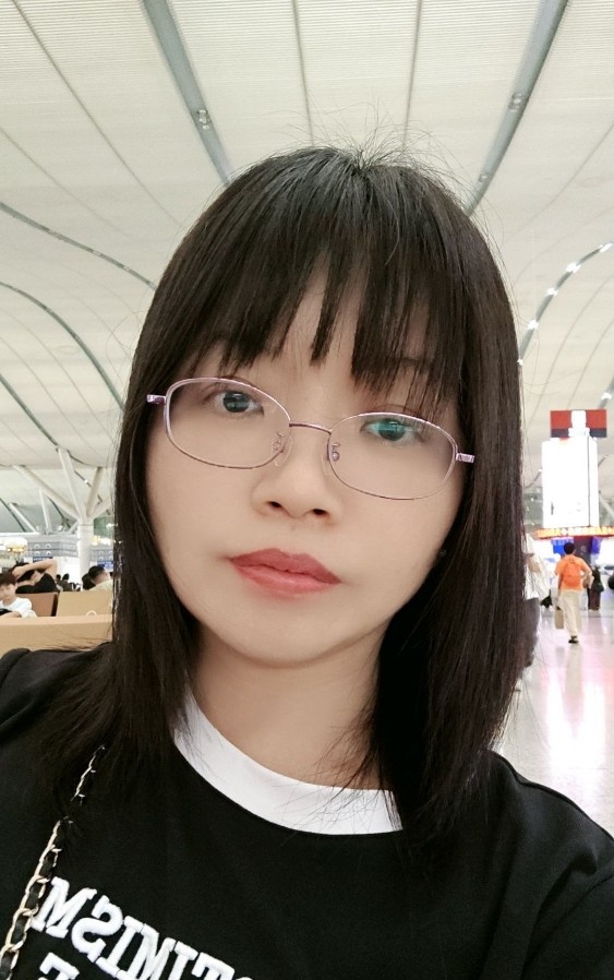 性价比眼镜骚妹