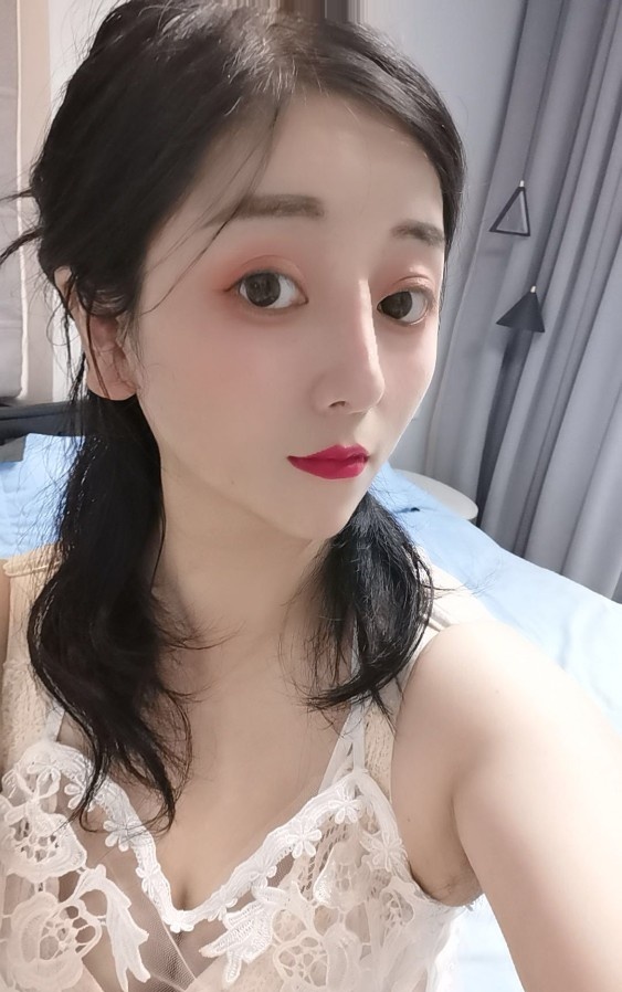 静安大胸美女西西老师