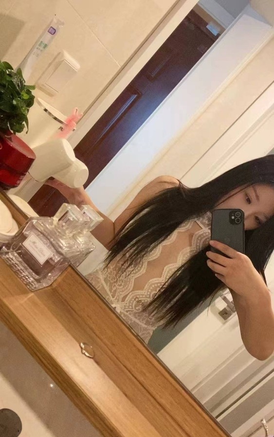 西南门喷水娃菲菲