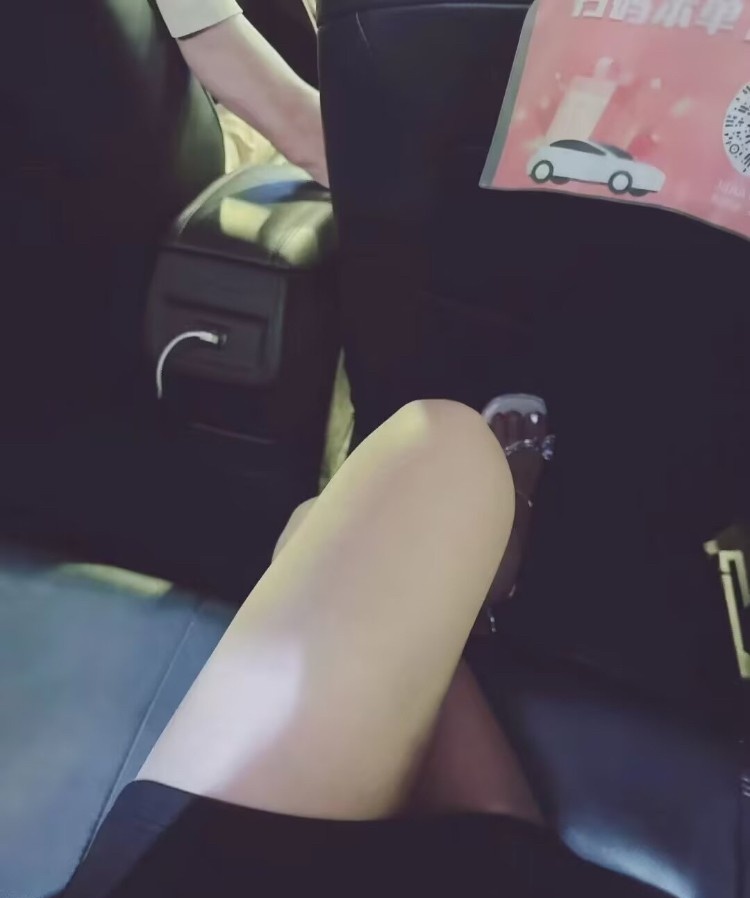 大奶骚妇