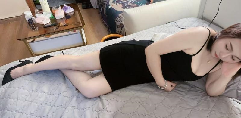 甜辣长腿妹子