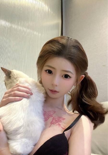 福田童颜巨乳姜娜
