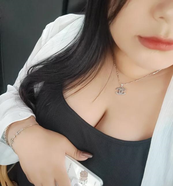 超爱的巨胸妹妹