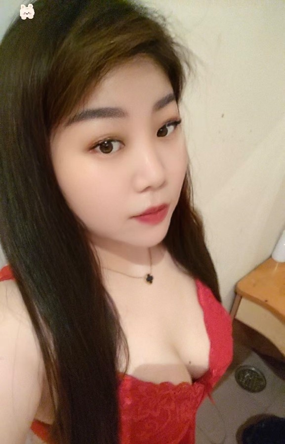 美臀丰乳少妇