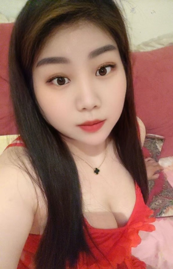 美臀丰乳少妇