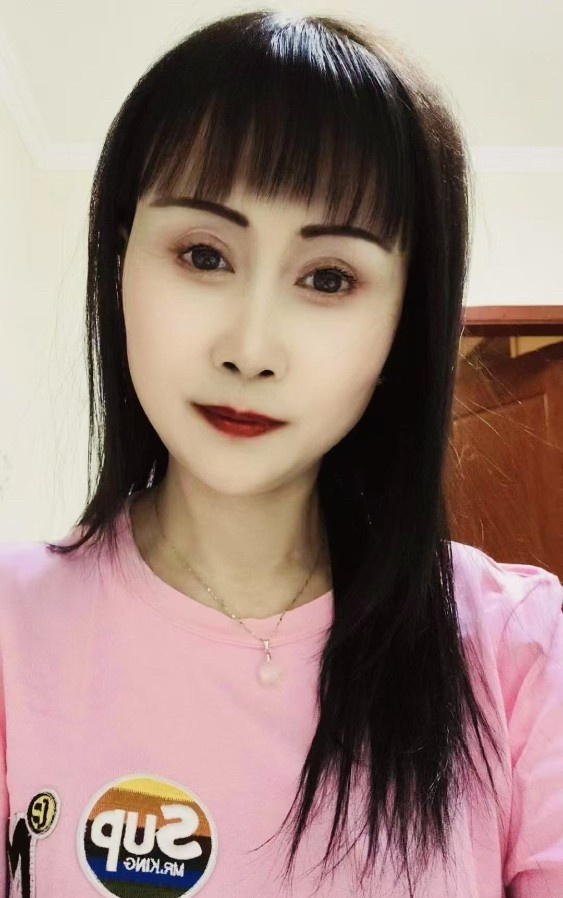 重庆妹子，身材皮肤一级棒