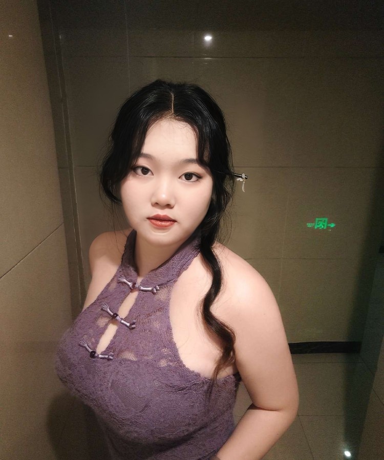 E胸00后小胖妹kiwi