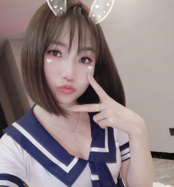 风骚型短发御姐