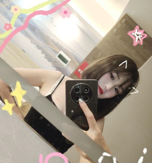 风骚型短发御姐