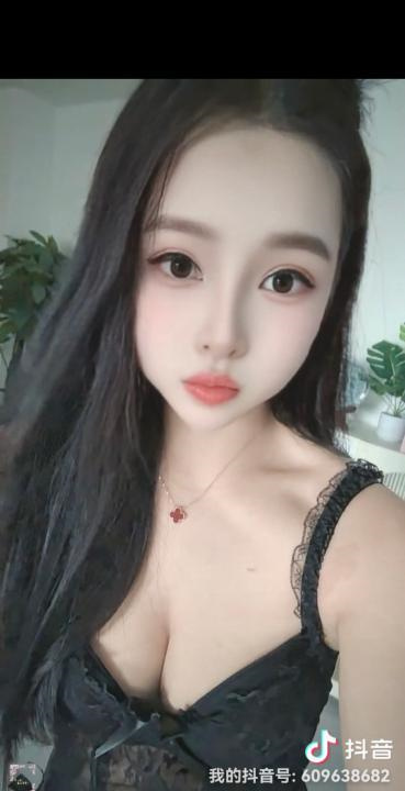 西乡翘臀大胸泡泡