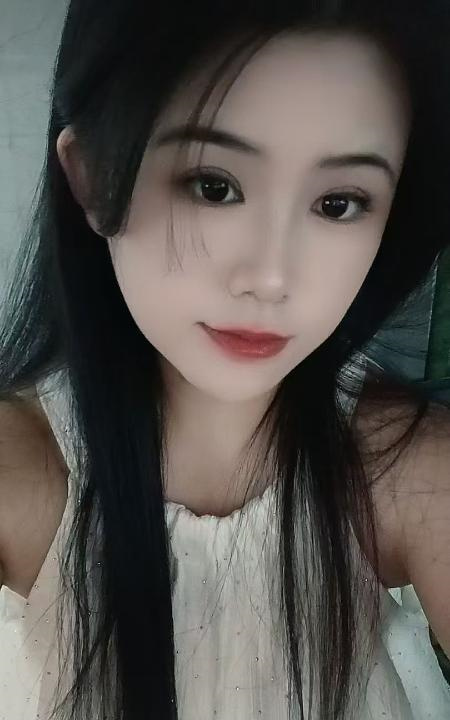 清纯大胸小菲