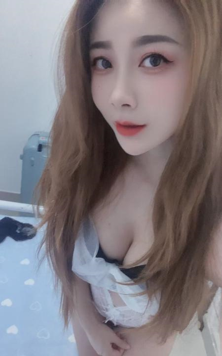 黄埔翘腚优优