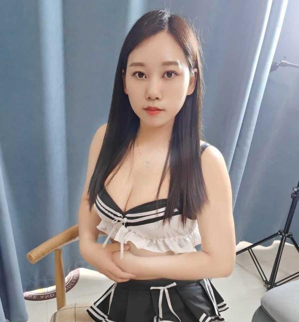 大熊小蛮腰妹子
