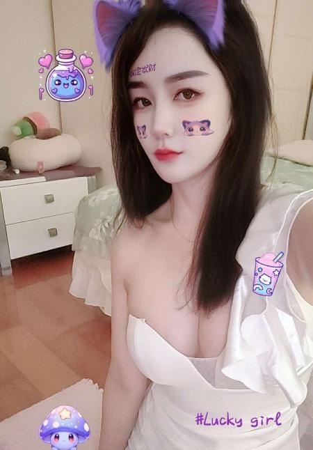 园区白臀大奶妹