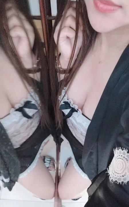 肥臀妹子