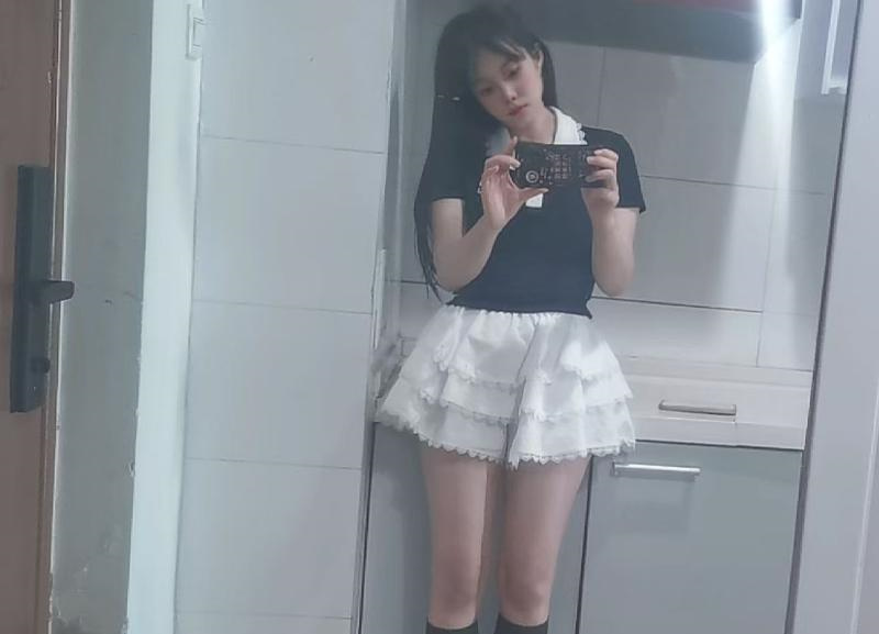 眼镜琪琪