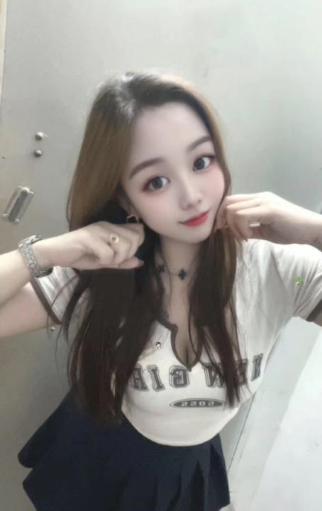 服务系舌吻骚妇