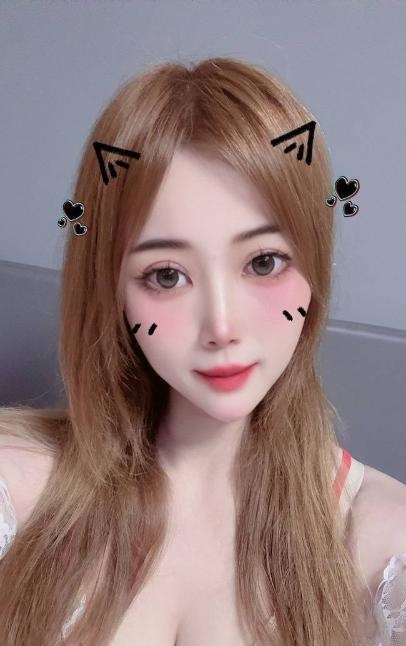 小美一线天的肥鲍