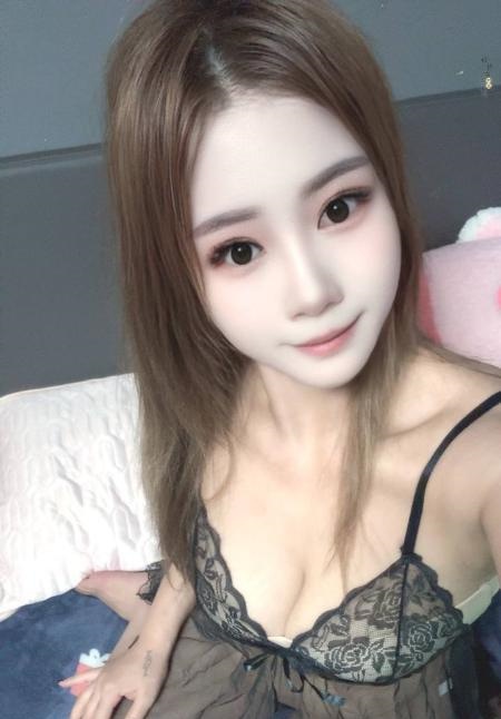 小美一线天的肥鲍