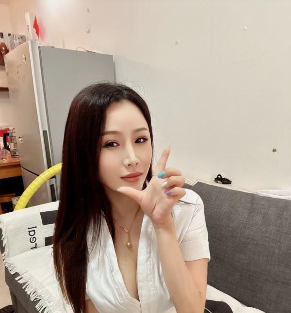 美腿骚丝小雅