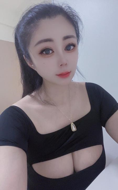 天河D奶金莲