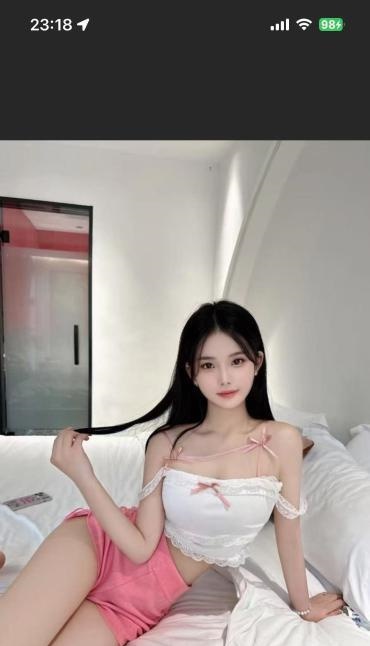 性感苗条零零后妹