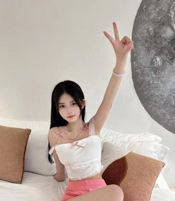 性感苗条零零后妹