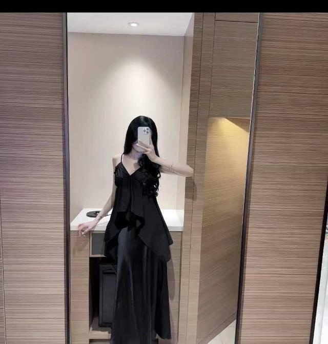 纯欲风性感文艺小妹