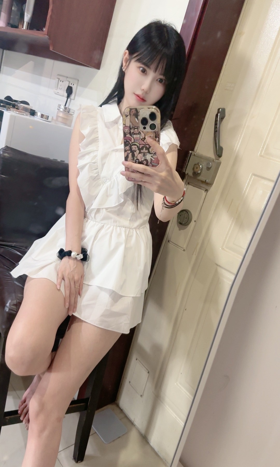 天然白虎琪琪身材不错