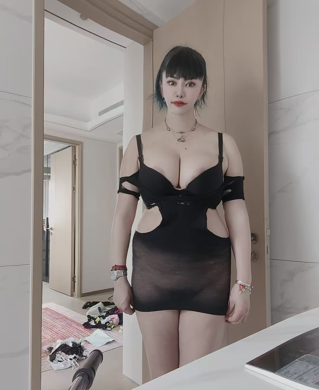 大奶巨乳肥臀姐姐回归