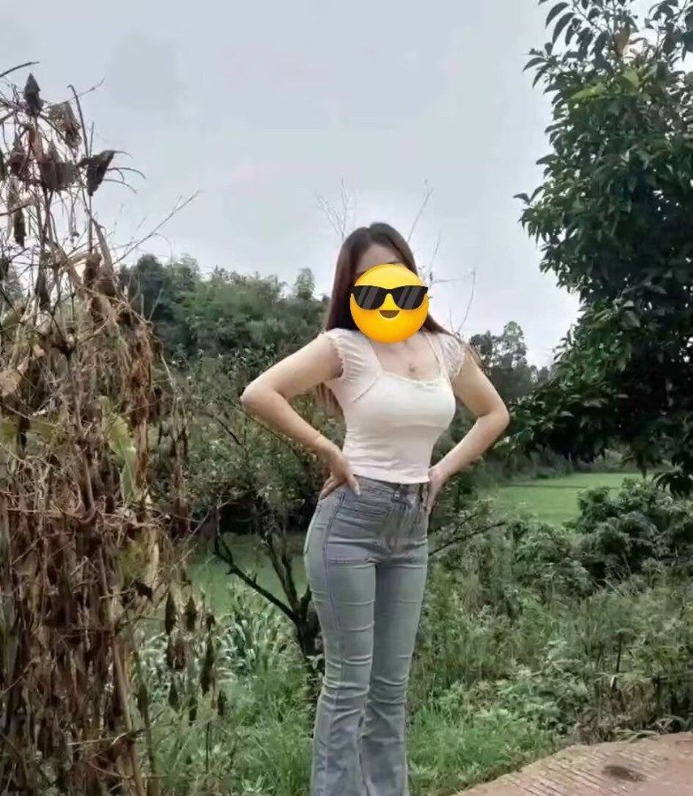 丰满美少妇